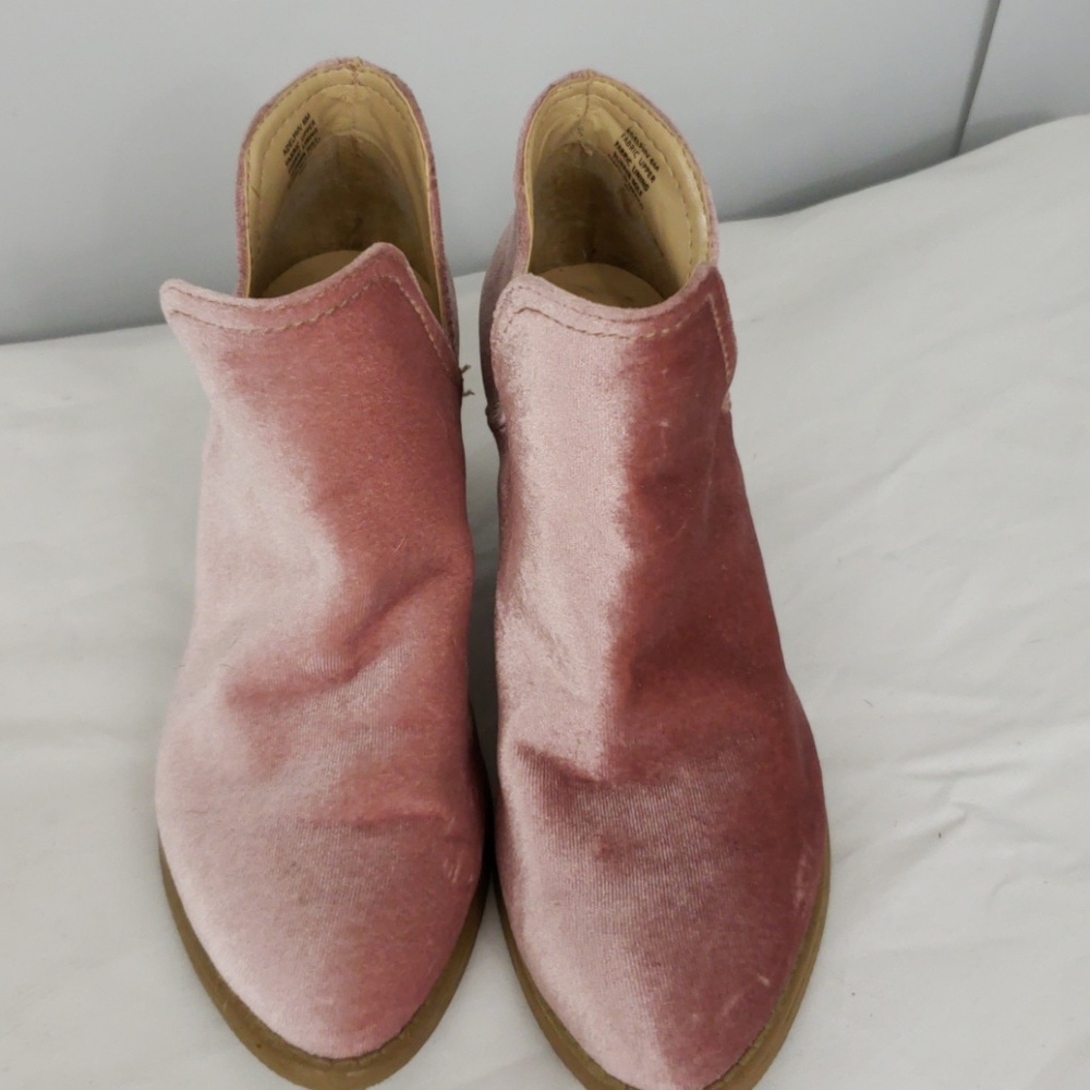 Steve Madden Pink Velvet Booties sz 6 - Picture 3 of 5